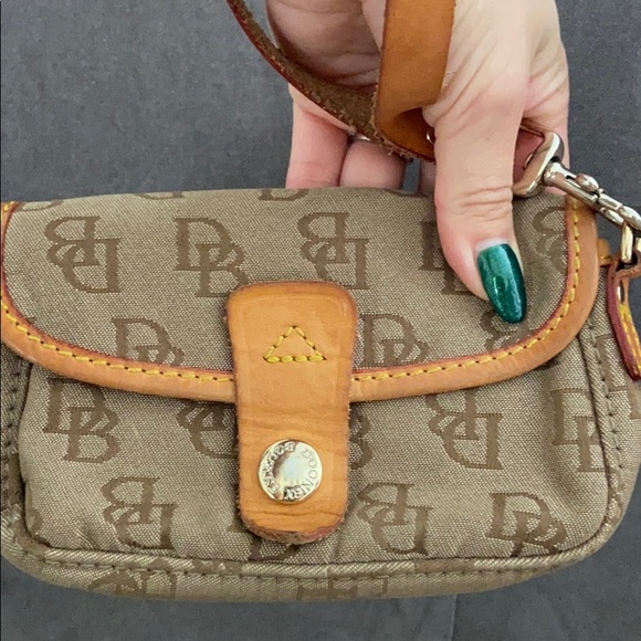 Dooney & Bourke wristlet - Picture 2 of 3